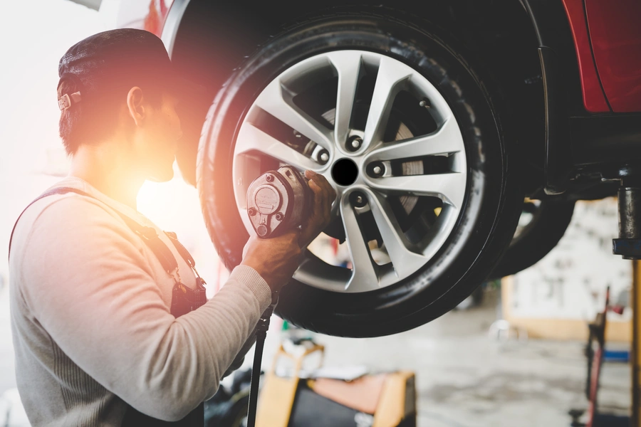 Signs Your Vehicle Needs Small Tire Balancing Service in Fort Lauderdale, FL Signs Your Vehicle Needs Small Tire Balancing Service in Fort Lauderdale, FL