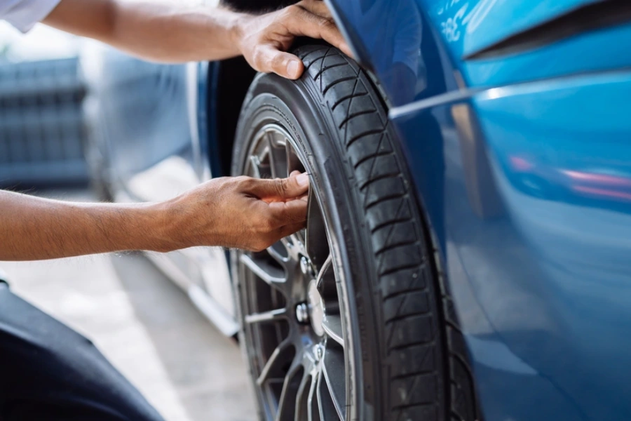 Understanding Tire Wear Signs Before Mobile Replacement Fort Lauderdale, FL Understanding Tire Wear Signs Before Mobile Replacement Fort Lauderdale, FL